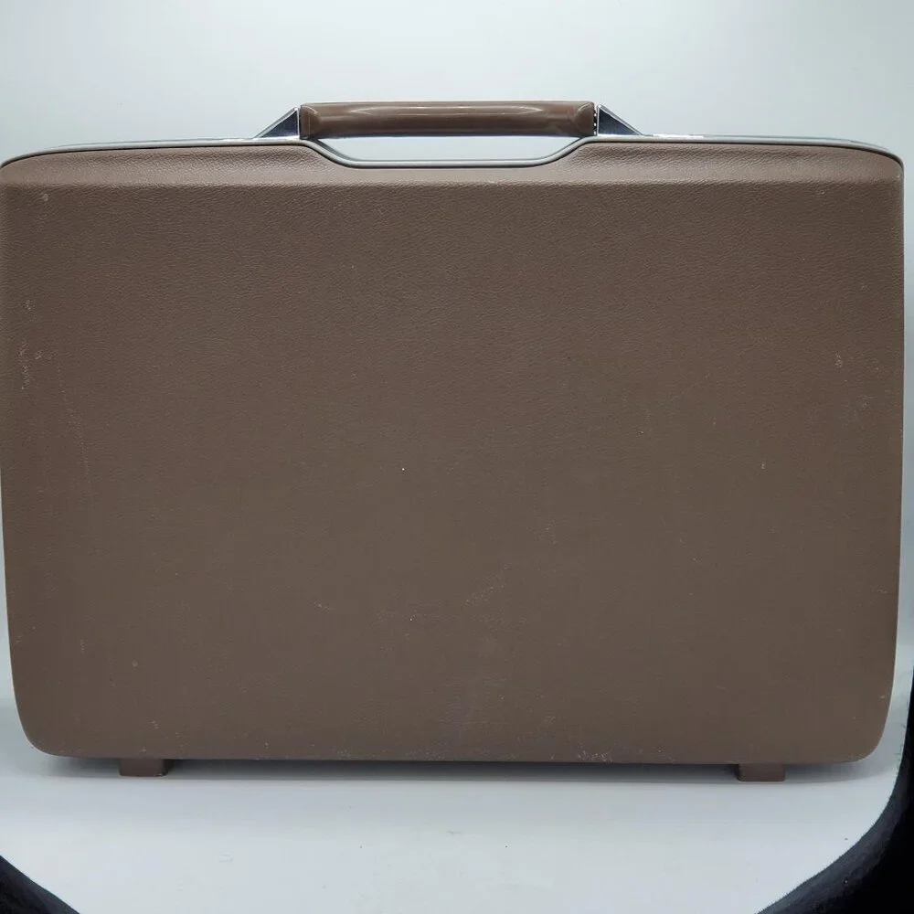 Vintage Samsonite Brown Briefcase - Used in a University - Great Condition